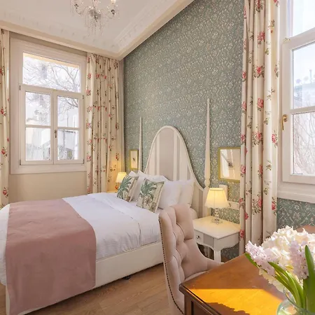 Gatto Perso Luxury Studio Apartments